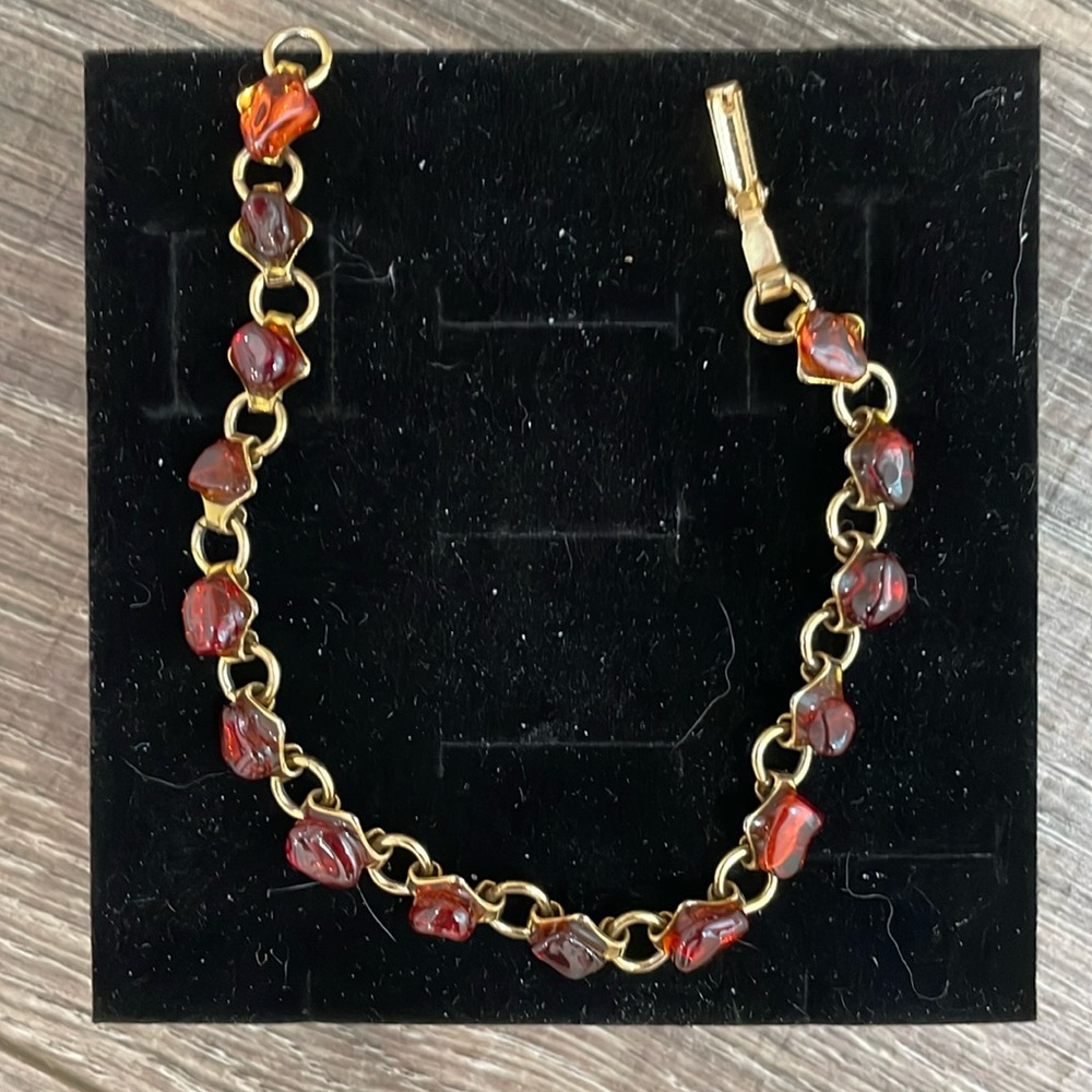Vintage 1960s Gold Tone and Red Rhinestones bracelet